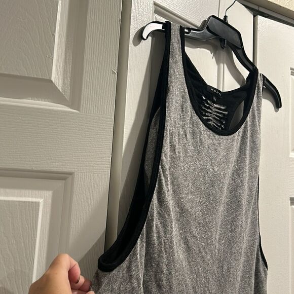 Koral Gray & Black Work Out Tank, Size Large - Picture 2 of 10